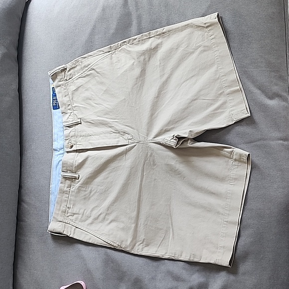 Polo Ralph Lauren Shorts. - Picture 2 of 7